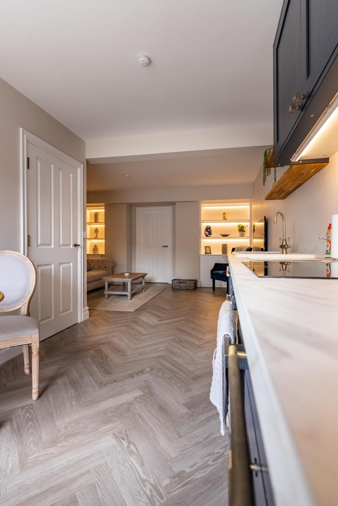 Brand New Riverside Apartment Крайстчърч Екстериор снимка